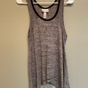 Sleeveless shirt